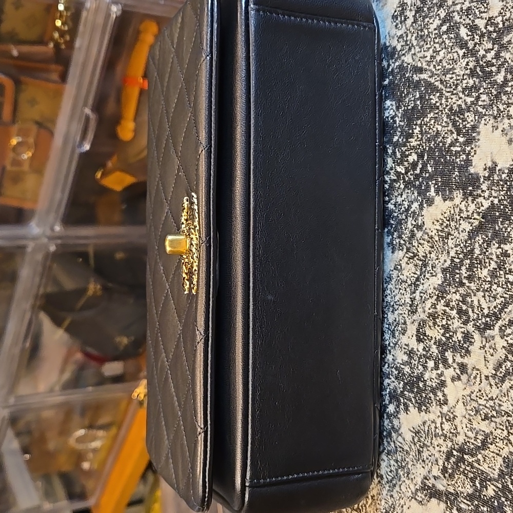 Chanel On and On Full Flap Shoulder Bag - Black Quilted Lambskin COA included - Picture 16 of 17